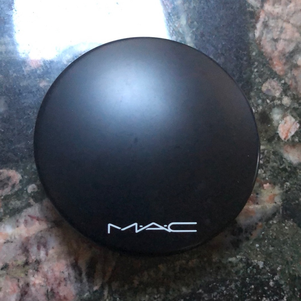 MAC. Mineralized Skinfinish. Give Me Sun!